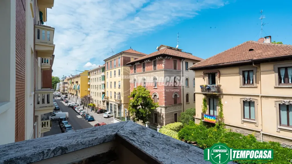 Balcon - 2-Bedroom Apartment with Balcony in Milan