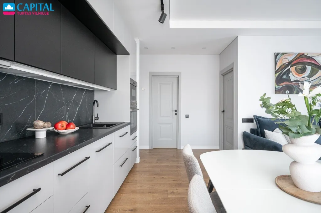 Köök - 3-Bedroom Apartment with Balcony in Santariškės