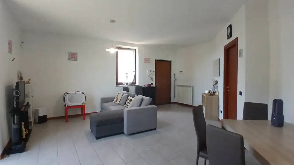 Elutuba - Terraced House with Private Garden in Mortara