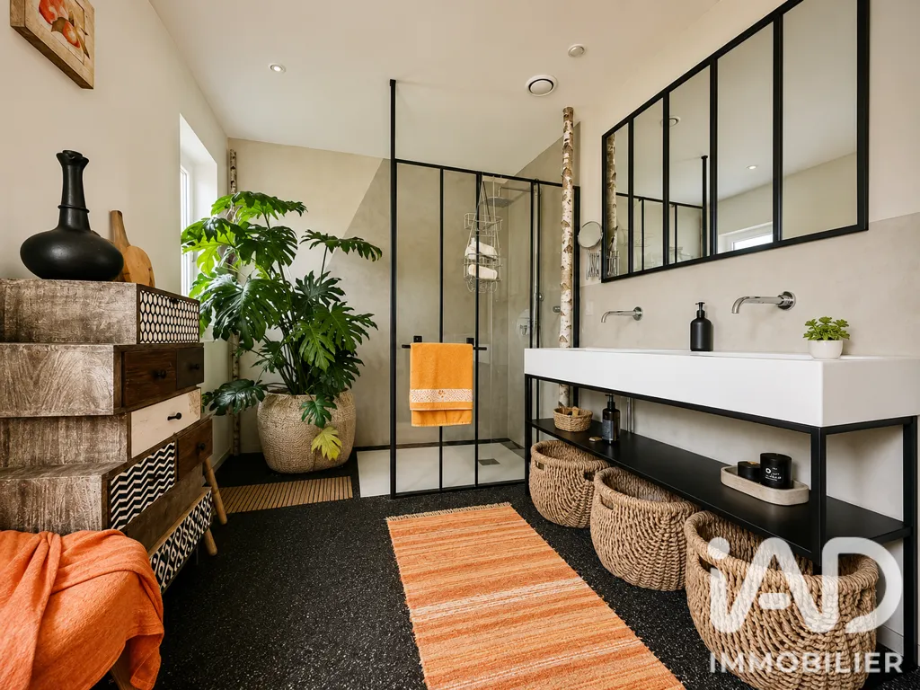 Salles de bain - Maison Familiale avec Piscine à Eycheil