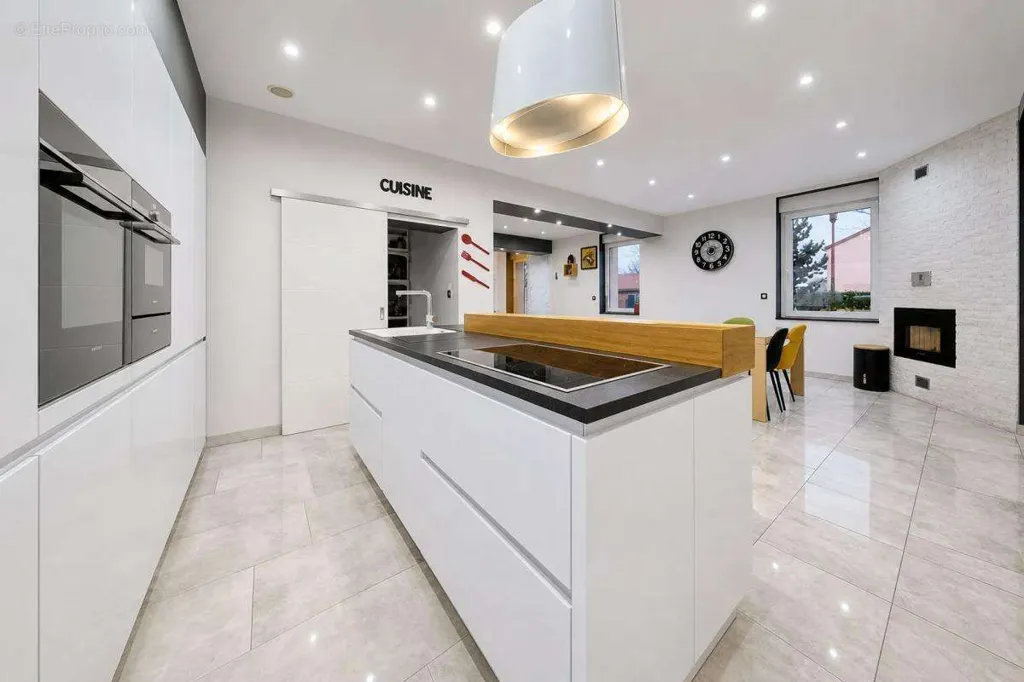 Cucina - Renovated House with Garden in Florange