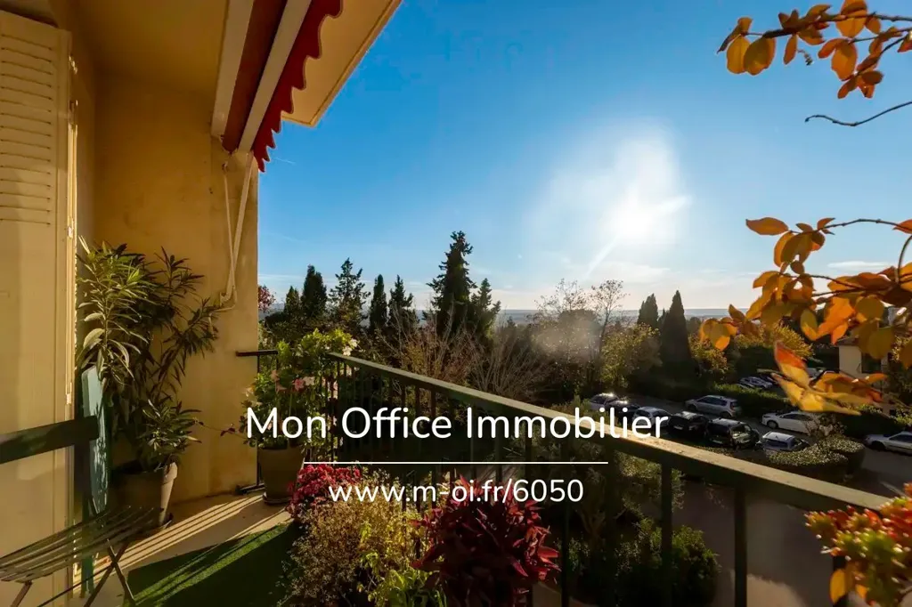 Rõdu - Traversant Flat with Balcony in Aix-en-Provence