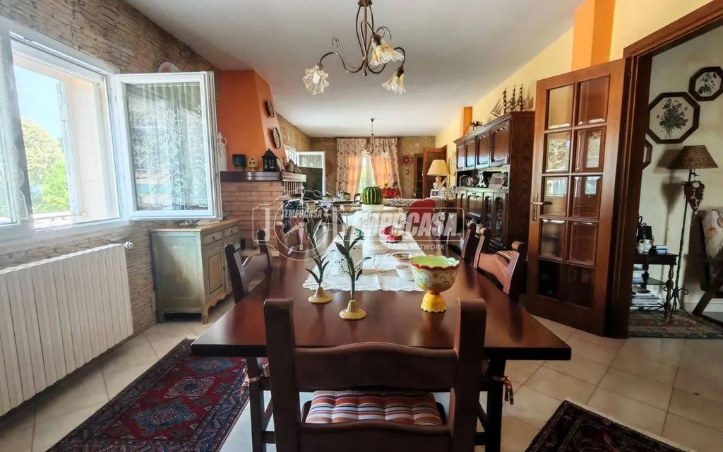 Salle à manger - Luxury Villa with Private Garden in Carraro Procino