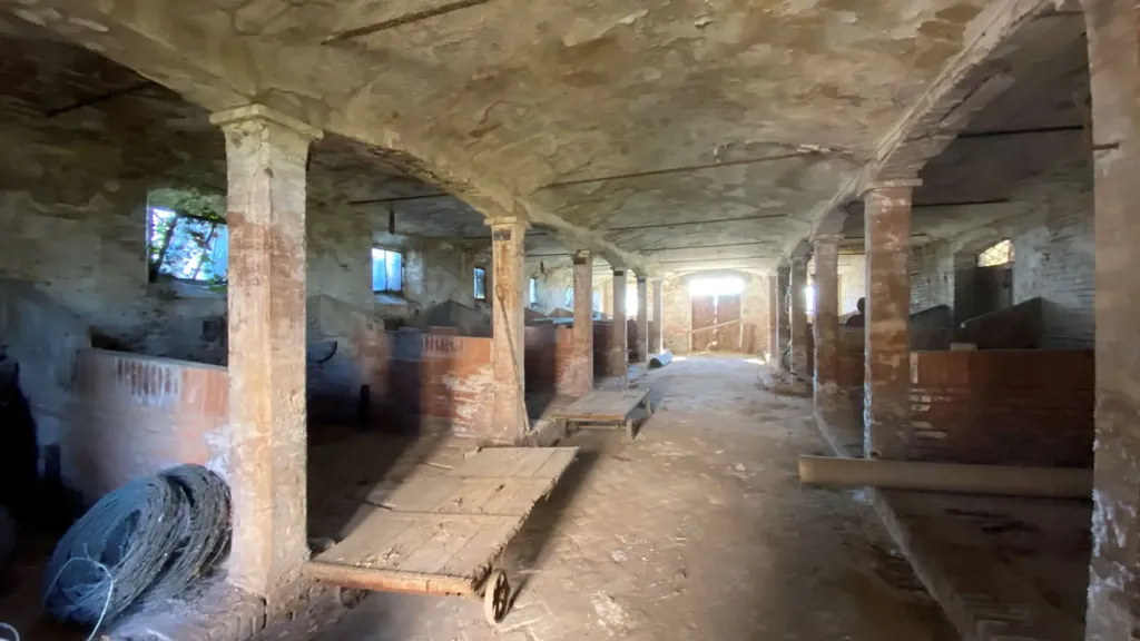 Pièces - Rustic Property with Land in Baggiovara, Modena