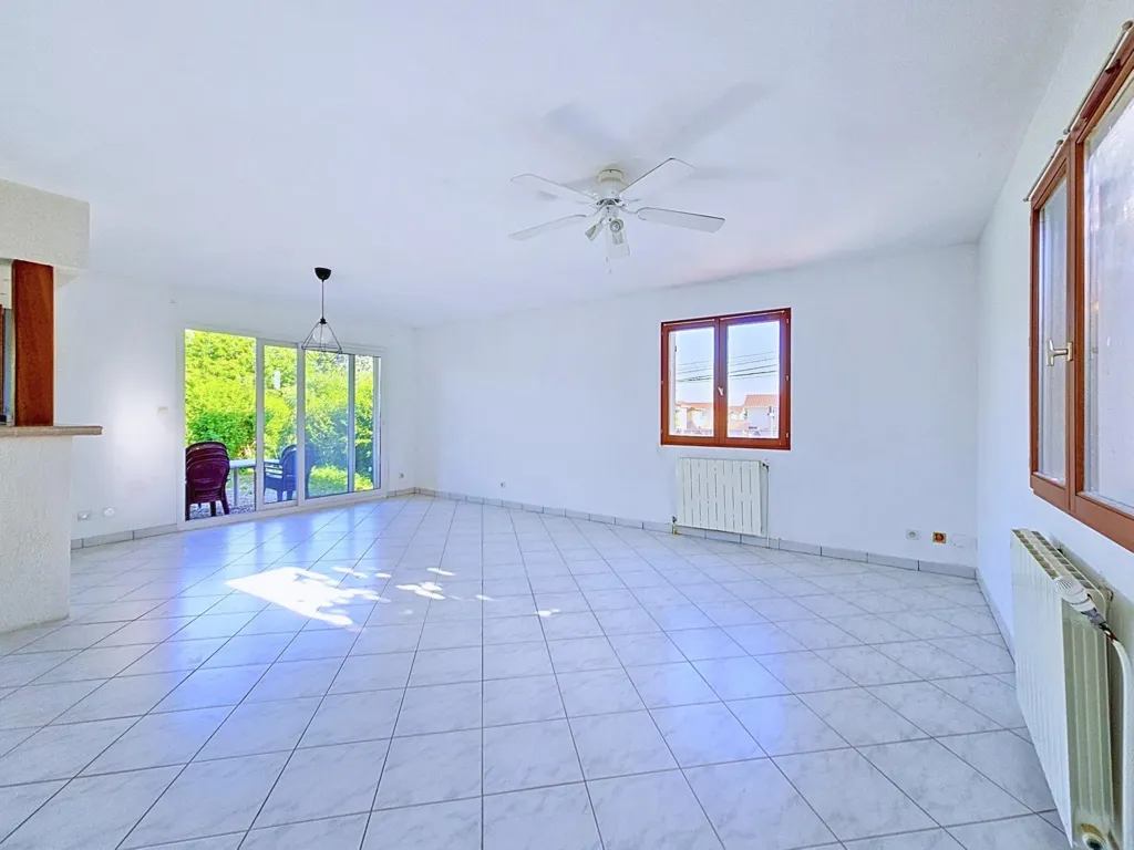 Soggiorno - House with Complete Basement in Grenay