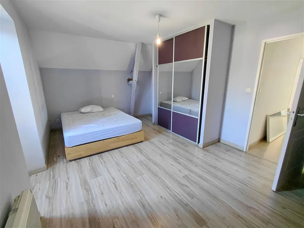 Chambres - Grange Réaménagée en Deux Habitations à Bénéjacq