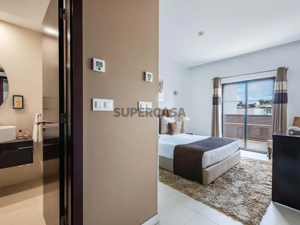 Chambres - Two-Bedroom Apartment with Pool in Lagos