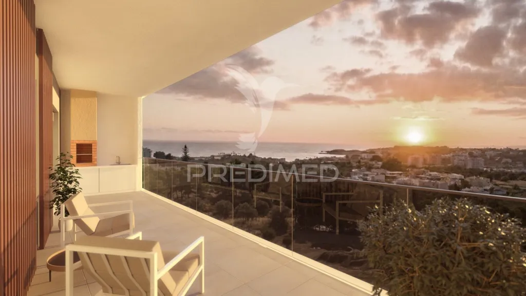 Balcon - T2 Apartment with Seafront Access in Portimão