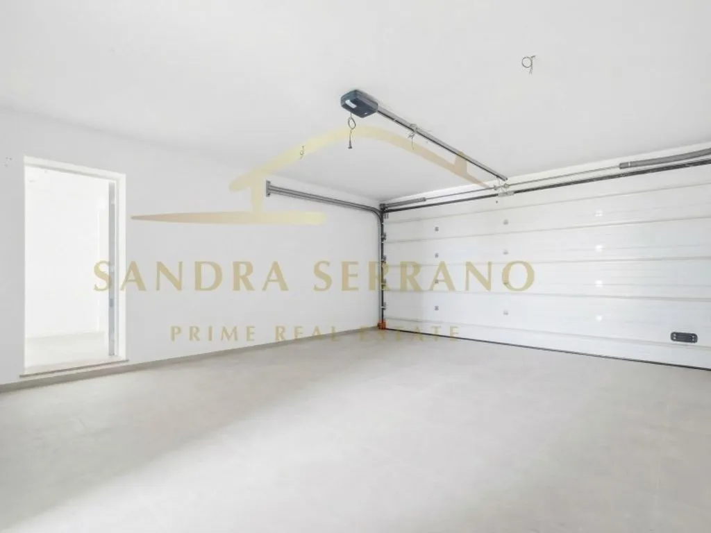 Garage - Contemporary Villa with Pool in Azenhas do Mar, Sintra