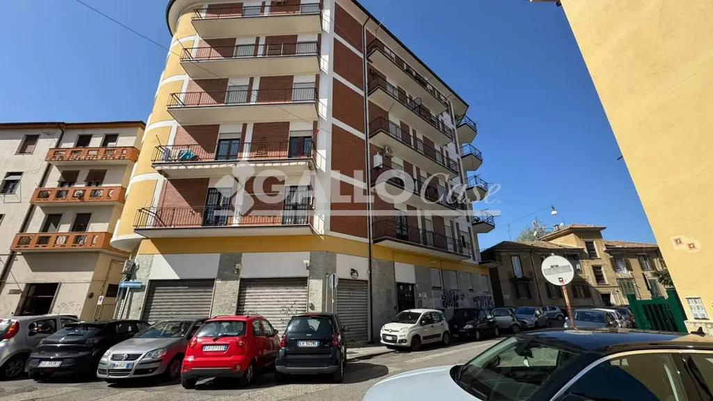 Välivaade - Semi-Basement Flat in Cosenza