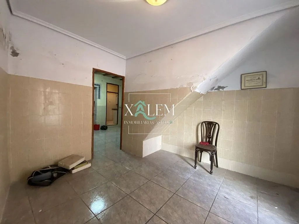 Toad - Significant House with Terrace in Vila-real