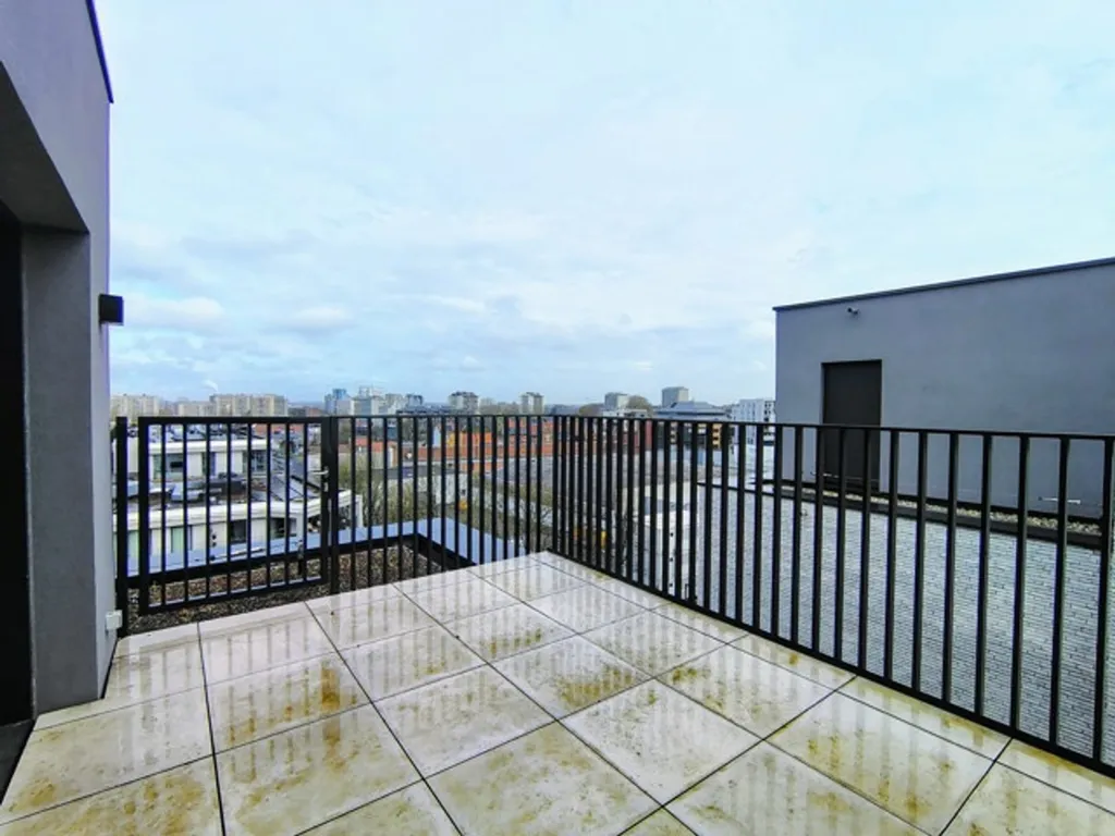 3 magamistoaga korter asukohas Schaarbeek