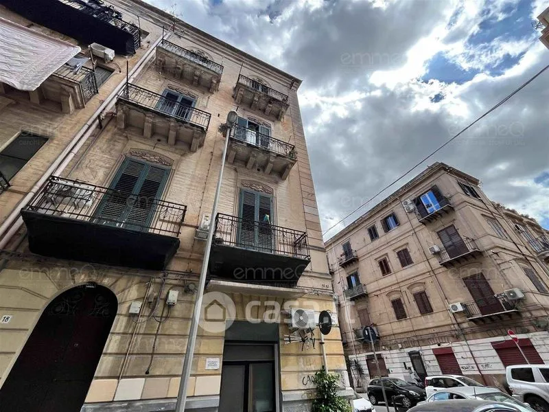 Esterno - Quadrilocale with Balconies in Palermo