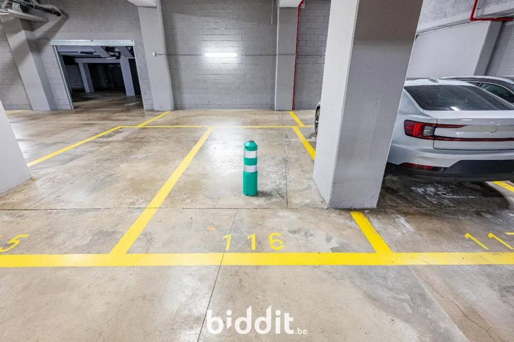 Garage - Emplacements de Parking dans Immeuble Résid. Leopold Views