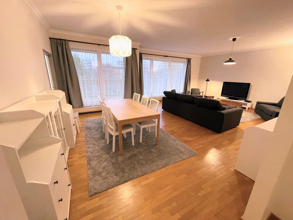 Séjour - Appartement Élégant avec Terrasse dans le Quartier des Ambassades