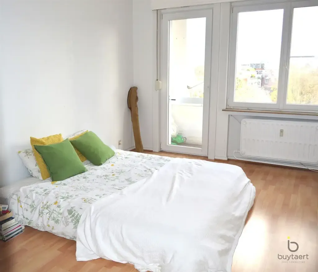 Chambres - Appartement Rénové avec Terrasse près du Stadspark