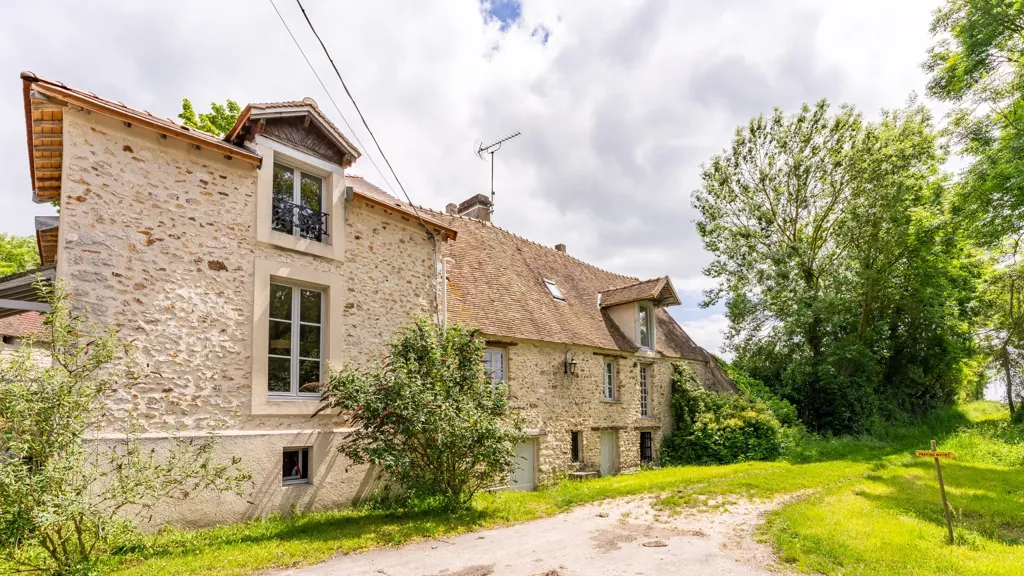 Exterior - Renaissance Mill with Equestrian Facilities near Paris