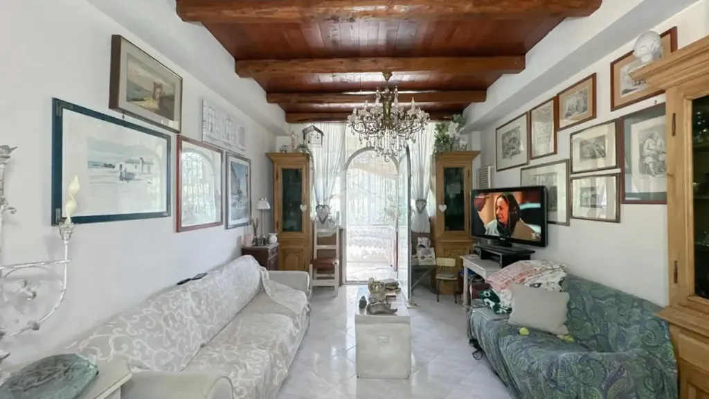 Séjour - Apartment with Balcony in Frascati