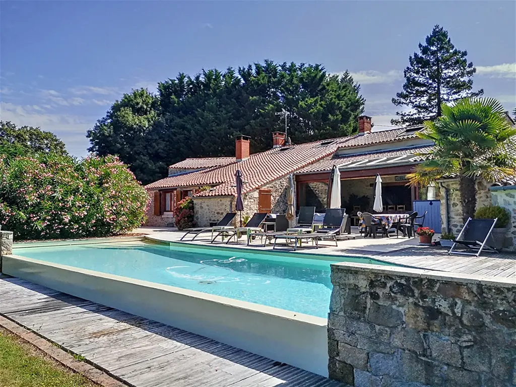 Maison 13 pièces à Aizenay