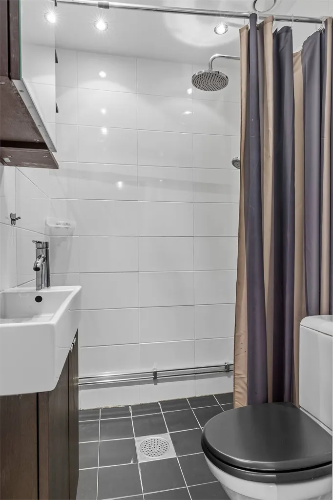 Salles de bain - Apartment with Balcony in Vasastaden, Linköping