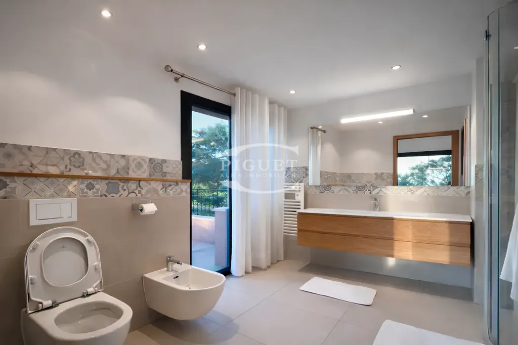 Vannitoad - Contemporary Villa with Sea Views near Saint-Tropez