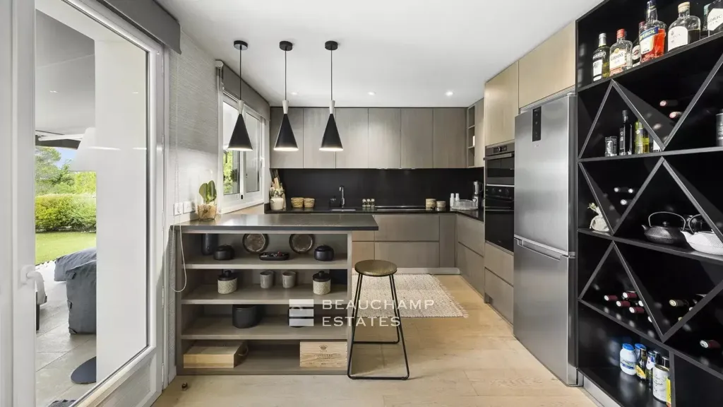 Köök - Contemporary Villa with Hill Views in Mougins
