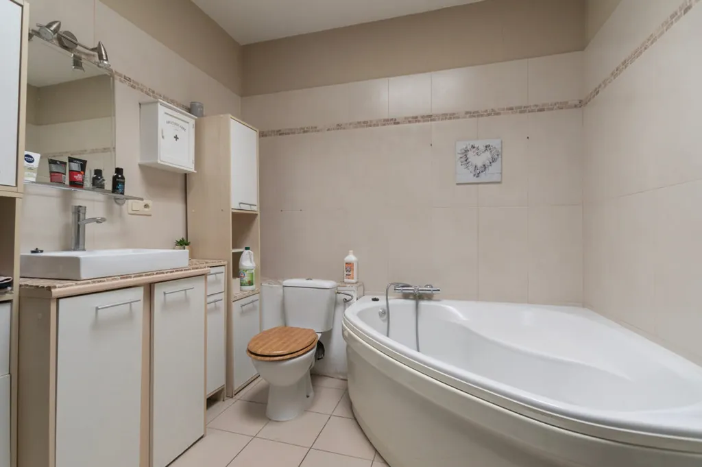 Bagni - Flat with Balcony and Office in Clearing View