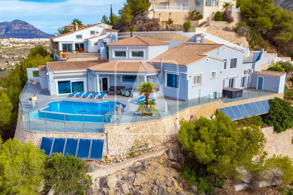 Piscine - Luxury Villa with Sea Views in Moraira