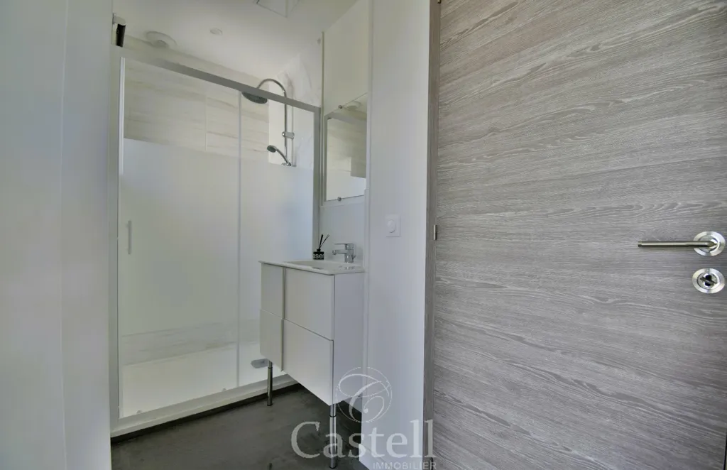 Salles de bain - Villa Contemporaine avec Piscine au Grau d'Agde