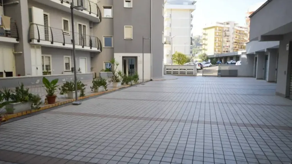 Aed - Apartment with Balcony in Rossano Centre