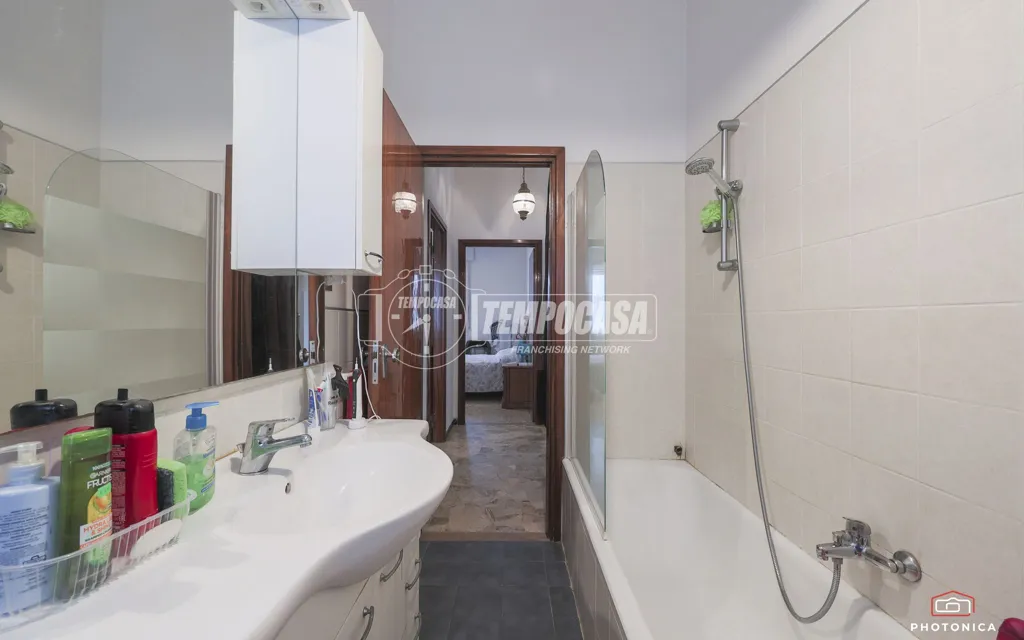 Salles de bain - Apartment with Two Parking Spaces near Rimini Beach