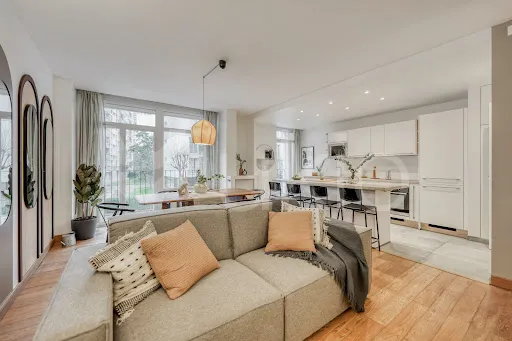 Séjour - Appartement de Luxe Meublé avec Ascenseur à Paris 15e