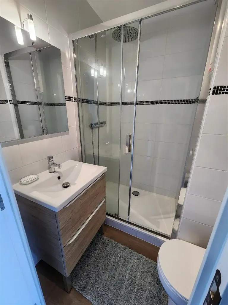 Vannitoad - Studio with Parking in Brest