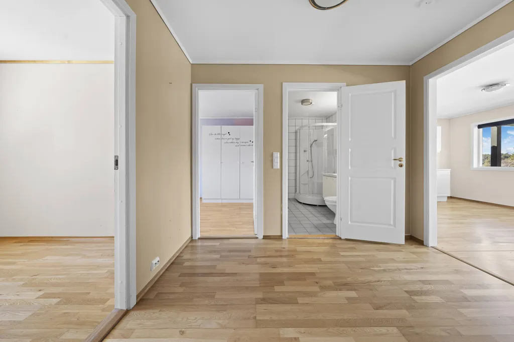 Esik - Apartment with Balcony in Tveteneåsen