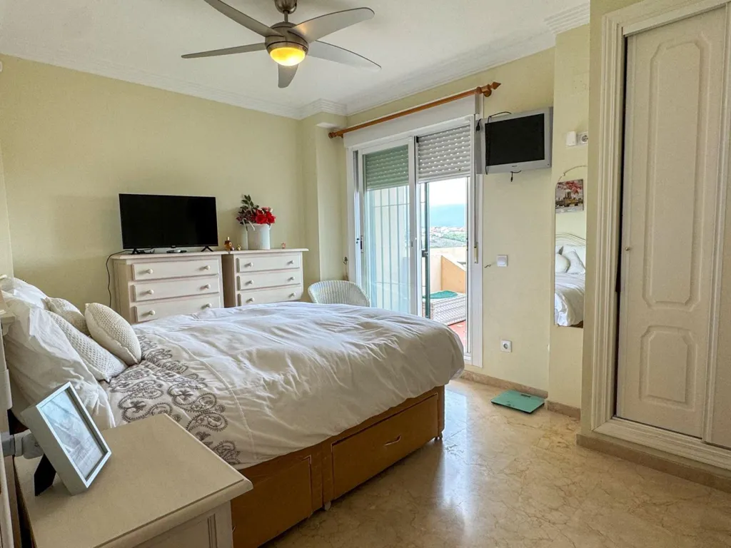 Magamistoad - Townhouse with Sea Views in La Duquesa, Manilva