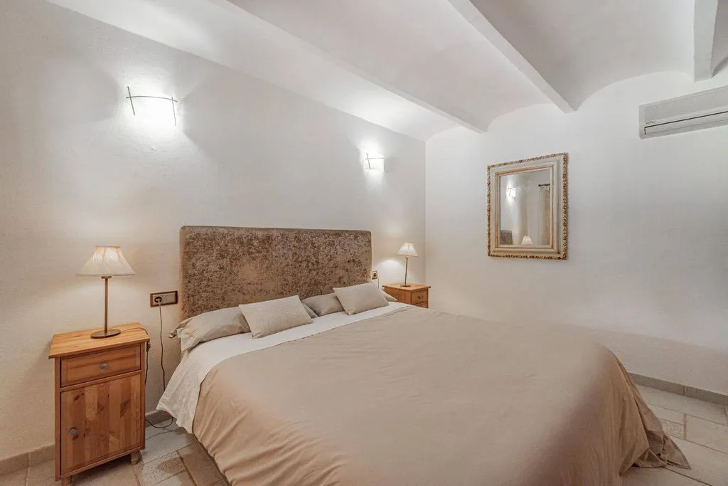 Bedrooms - Luxury Farmhouse with Pool in Calvià