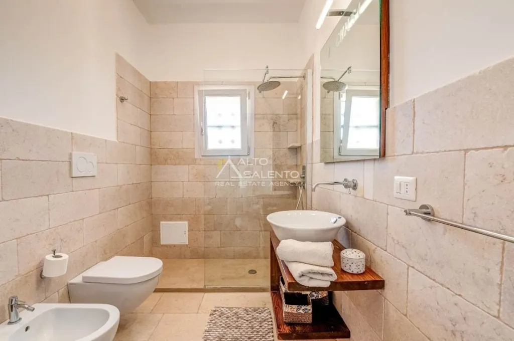 Bathrooms - Renovated Villa with Pool near Ostuni