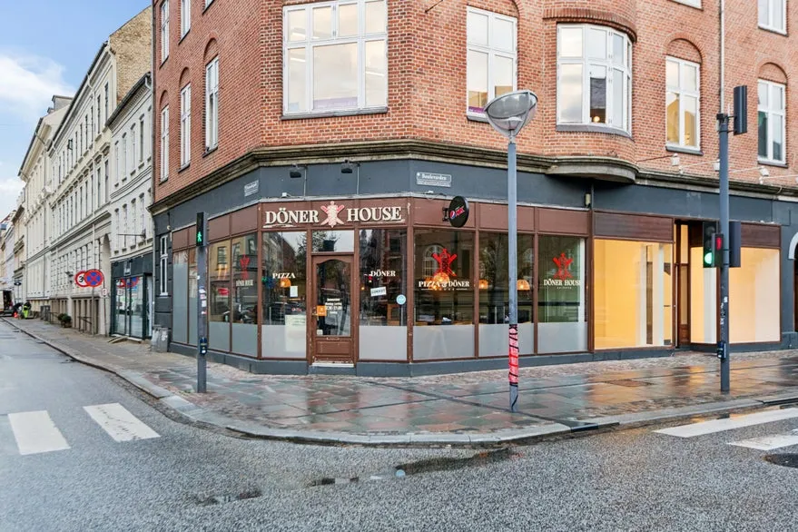 Esterno - Commercial Property with Restaurant on Aalborg Boulevard