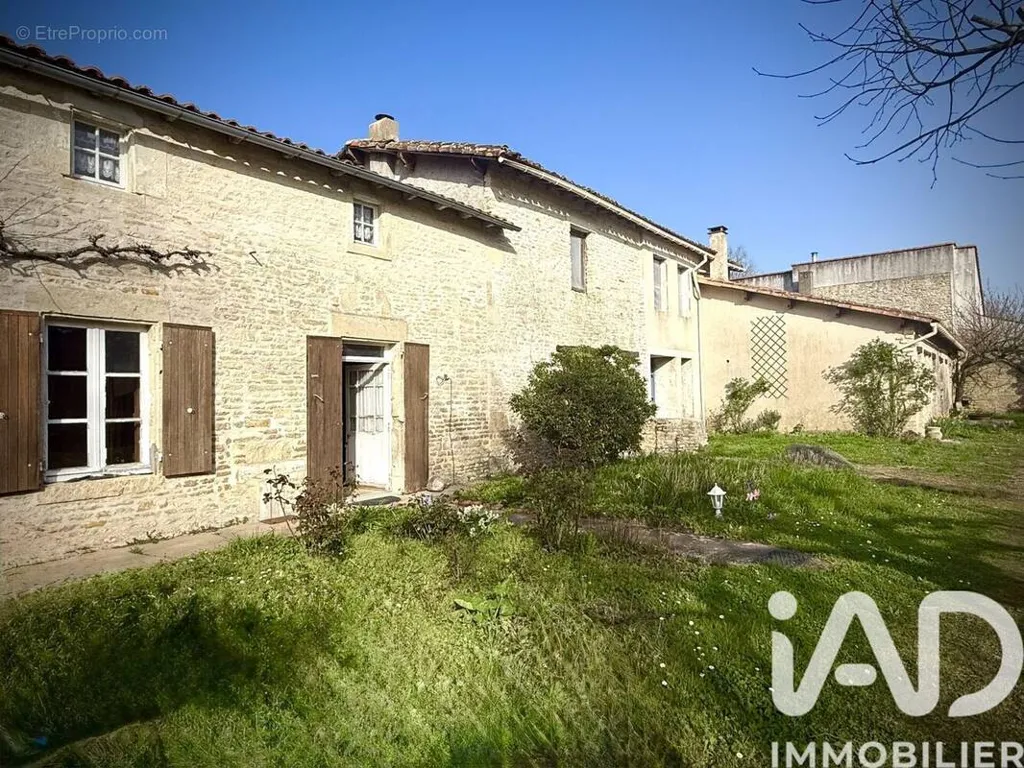 Esterno - Historic Property with Potential in Villefollet