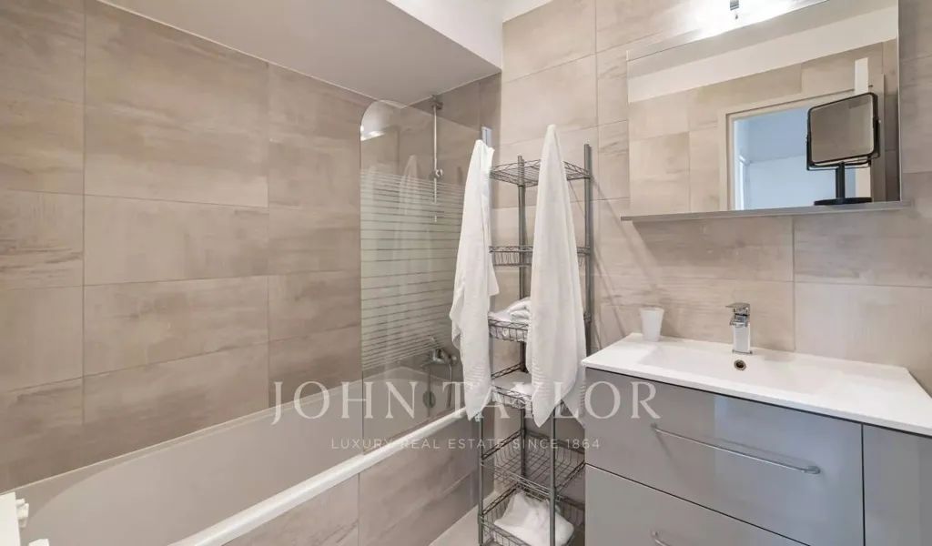 Bagni - City Centre Apartment with Sea View in Nice
