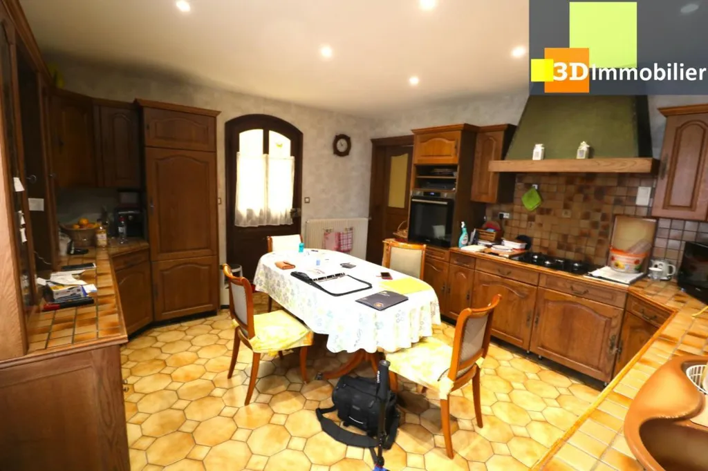 Salle à manger - Maison de Campagne avec Piscine et Jardin à Dole