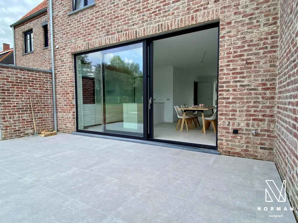 Terrass - Contemporary House with Terrace in Harelbeke