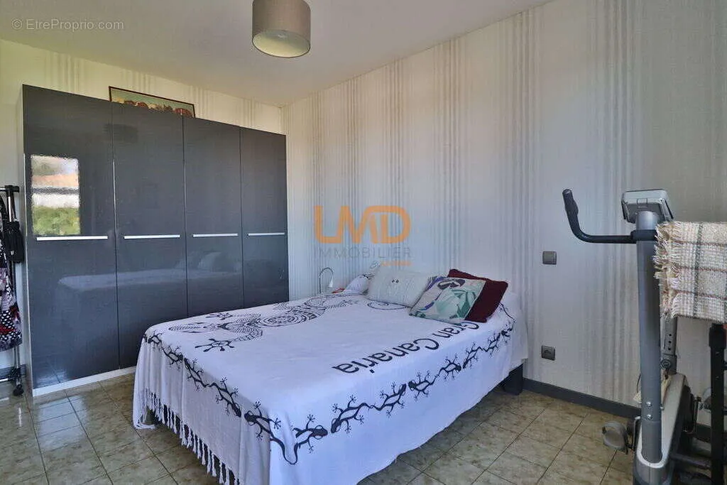 Chambres - Maison avec Vue Dégagée à Aspères