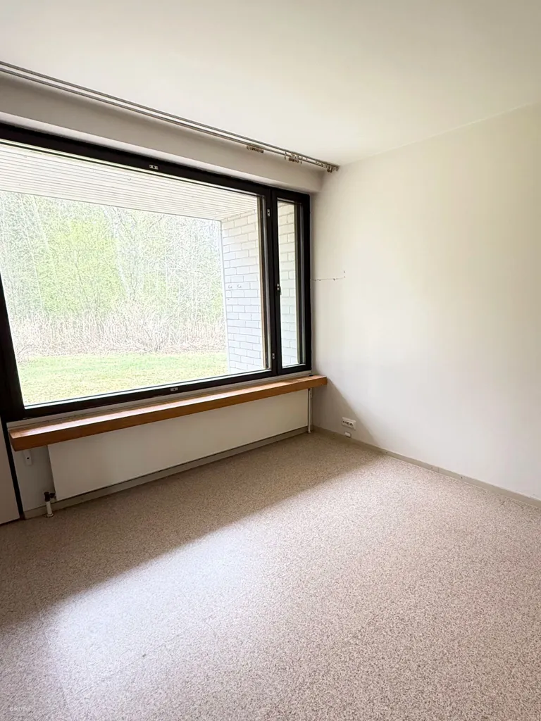 Toad - 1-Bedroom Flat with Garden Access in Karstula