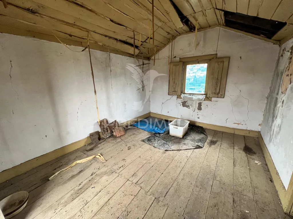 Pièces - Granite Cottage for Renovation in Pombal