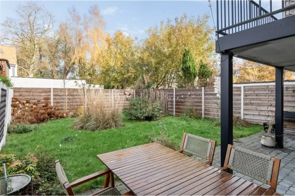 Jardin - Appartement Rénové avec Terrasse à Kontich
