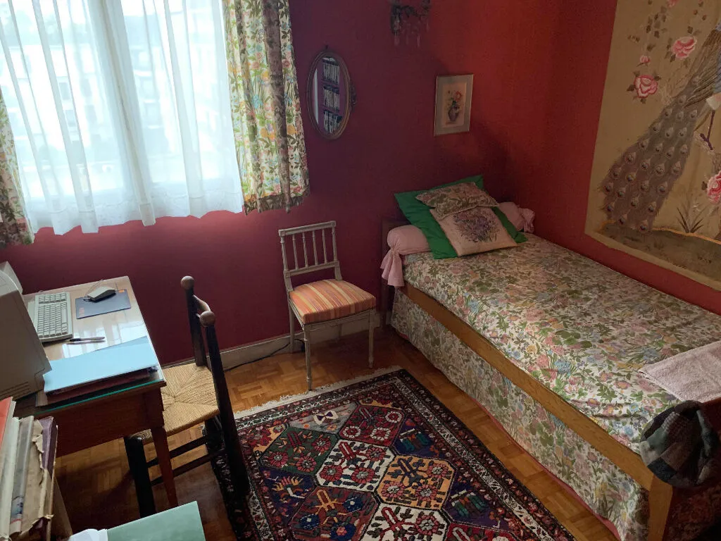 Magamistoad - 4-Bedroom Apartment with Parking in Châtillon