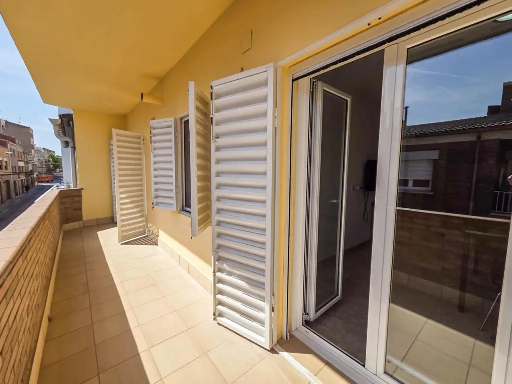 Balcon - Refurbished Terraced House with Multiple Terraces in Vilanova del Camí
