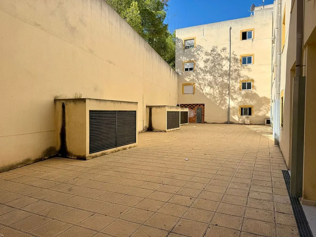 Aed - Studio Flat with Lift in Archena