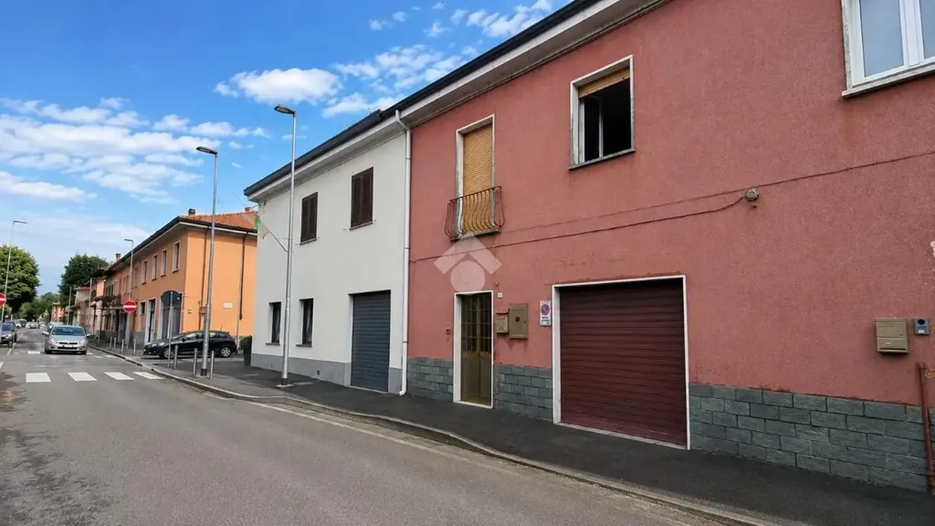Välivaade - Independent House with Private Courtyard in Desio